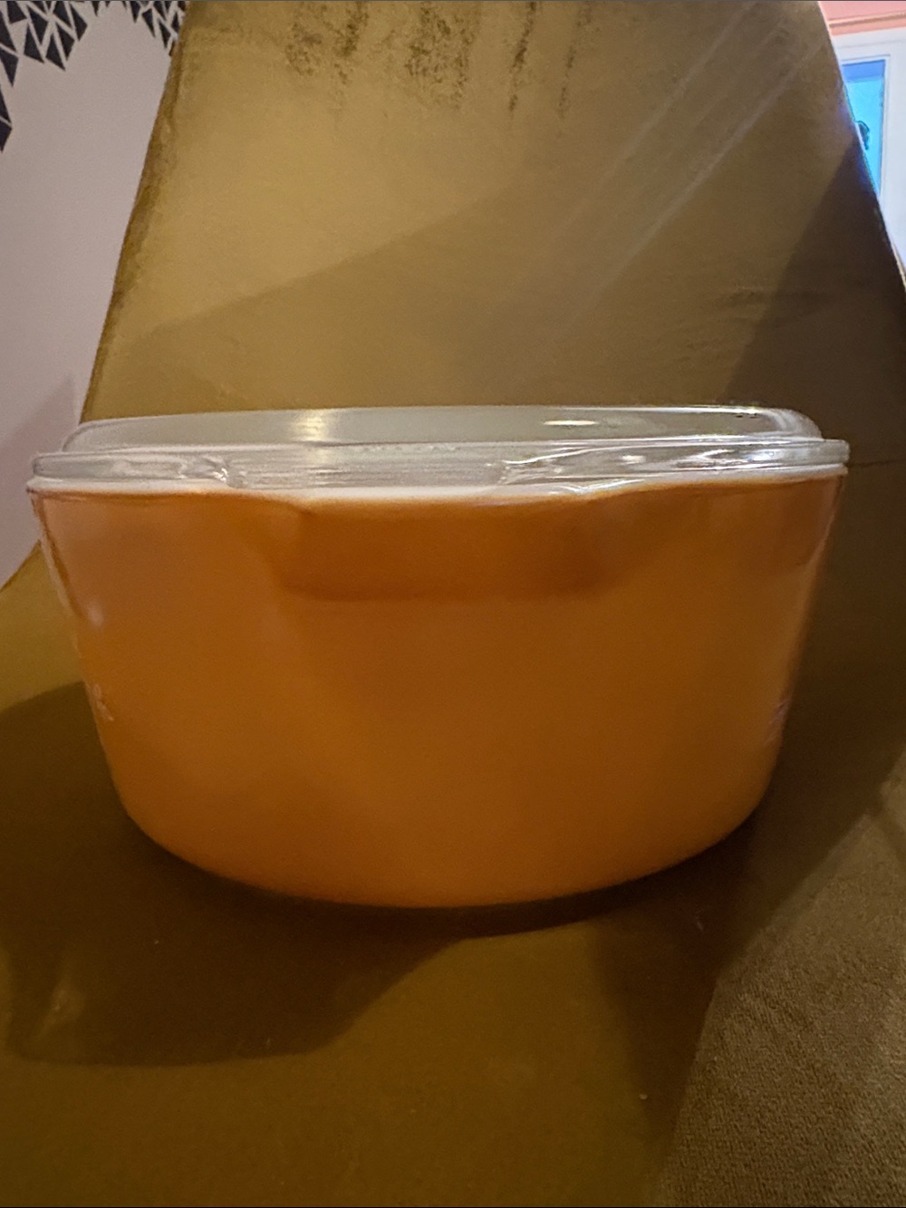 Vintage PYREX Butterfly Gold Round Casserole Dish with Lid #475 (2L) - Picture 2 of 12